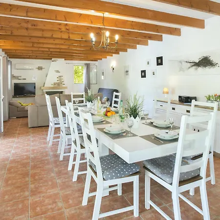 Owl Sion - Exclusive Holidays