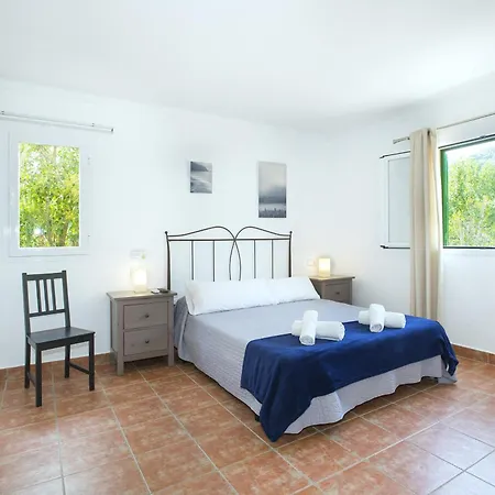 Owl Sion - Exclusive Holidays